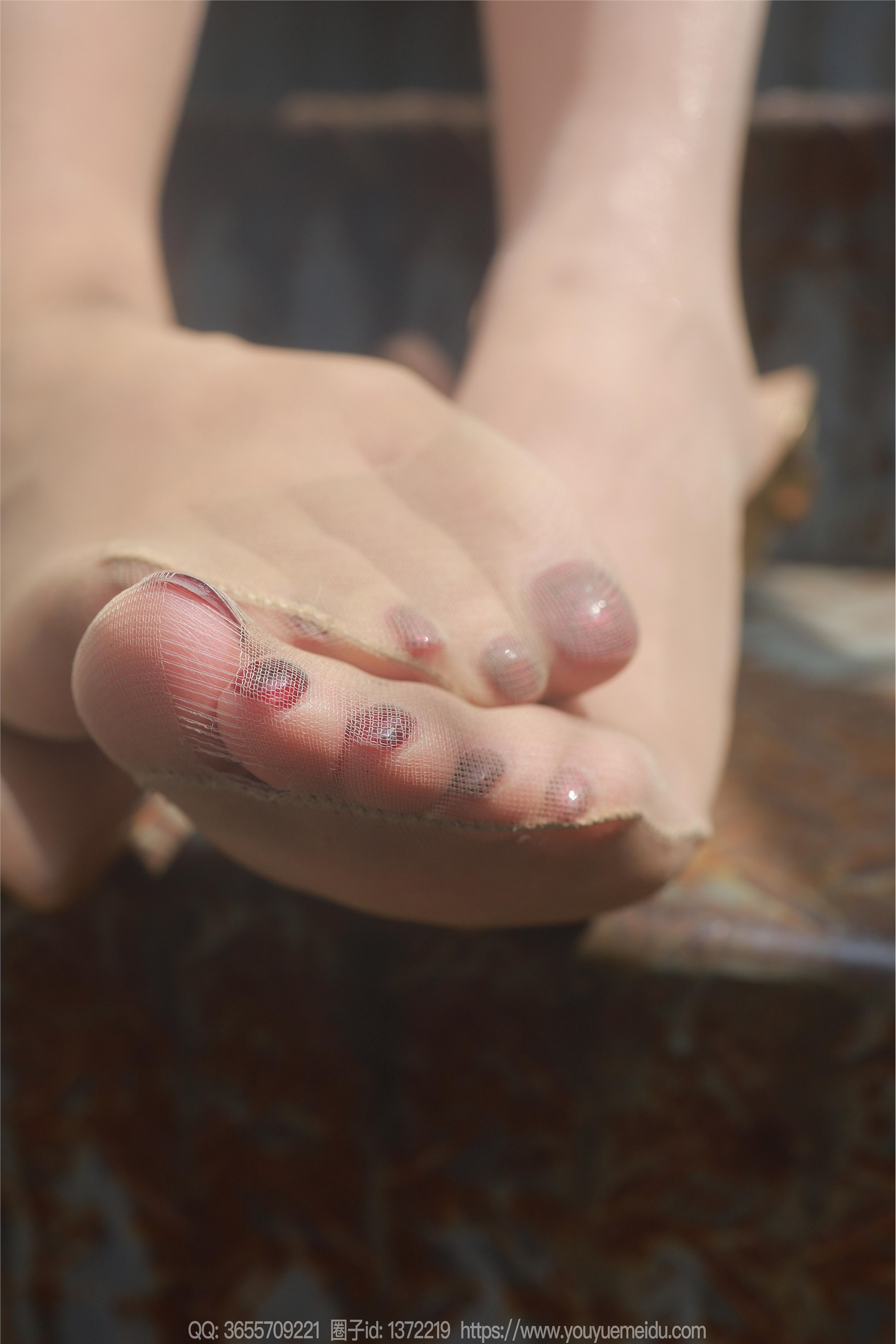 IESS异思趣向  2025.03.03 丝享家 1991 婉萍《酒杯美腿》